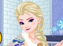 Play free game online: Elsa gets inked